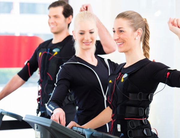 Traumfigur aus der Steckdose – Fit dank EMS-Training
