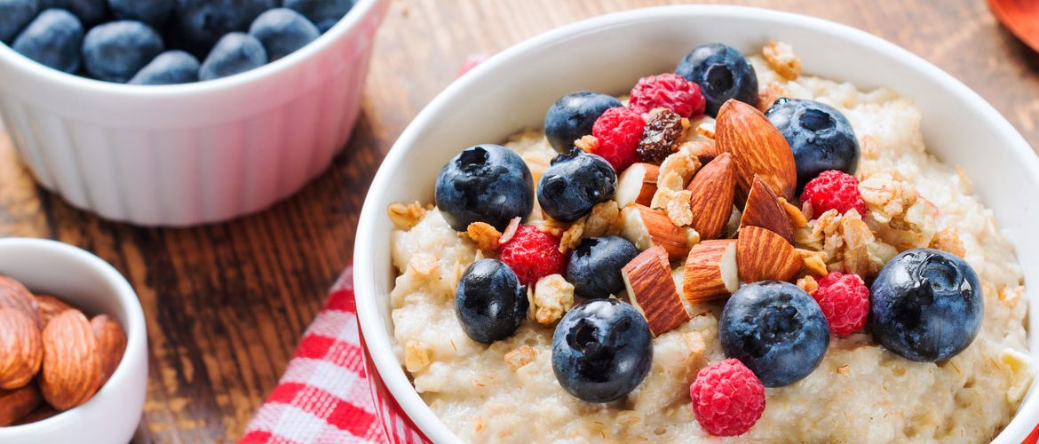 Gesund in den Tag starten dank deinem Protein Porridge