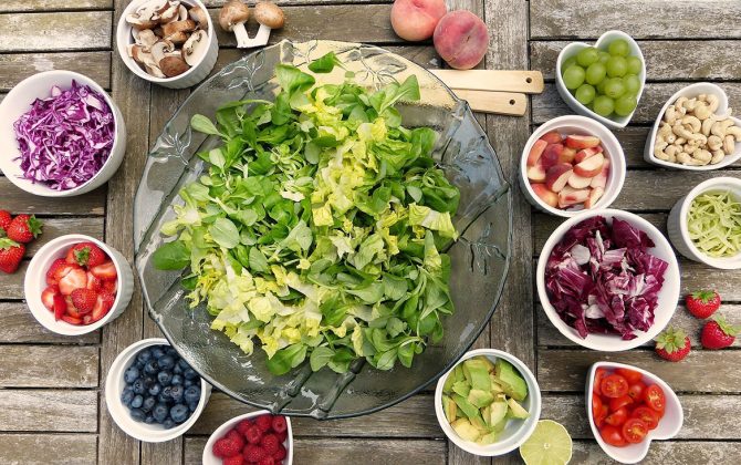 Rezeptideen - Lecker leichte Sommersalate bei heißem Wetter